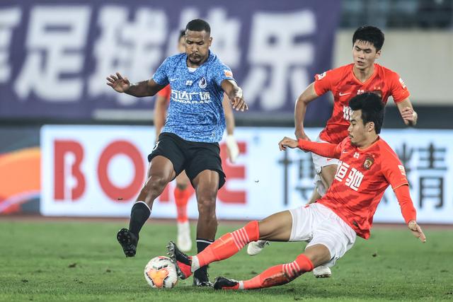 维拉向雅克松递合同，筹备向切尔西报价